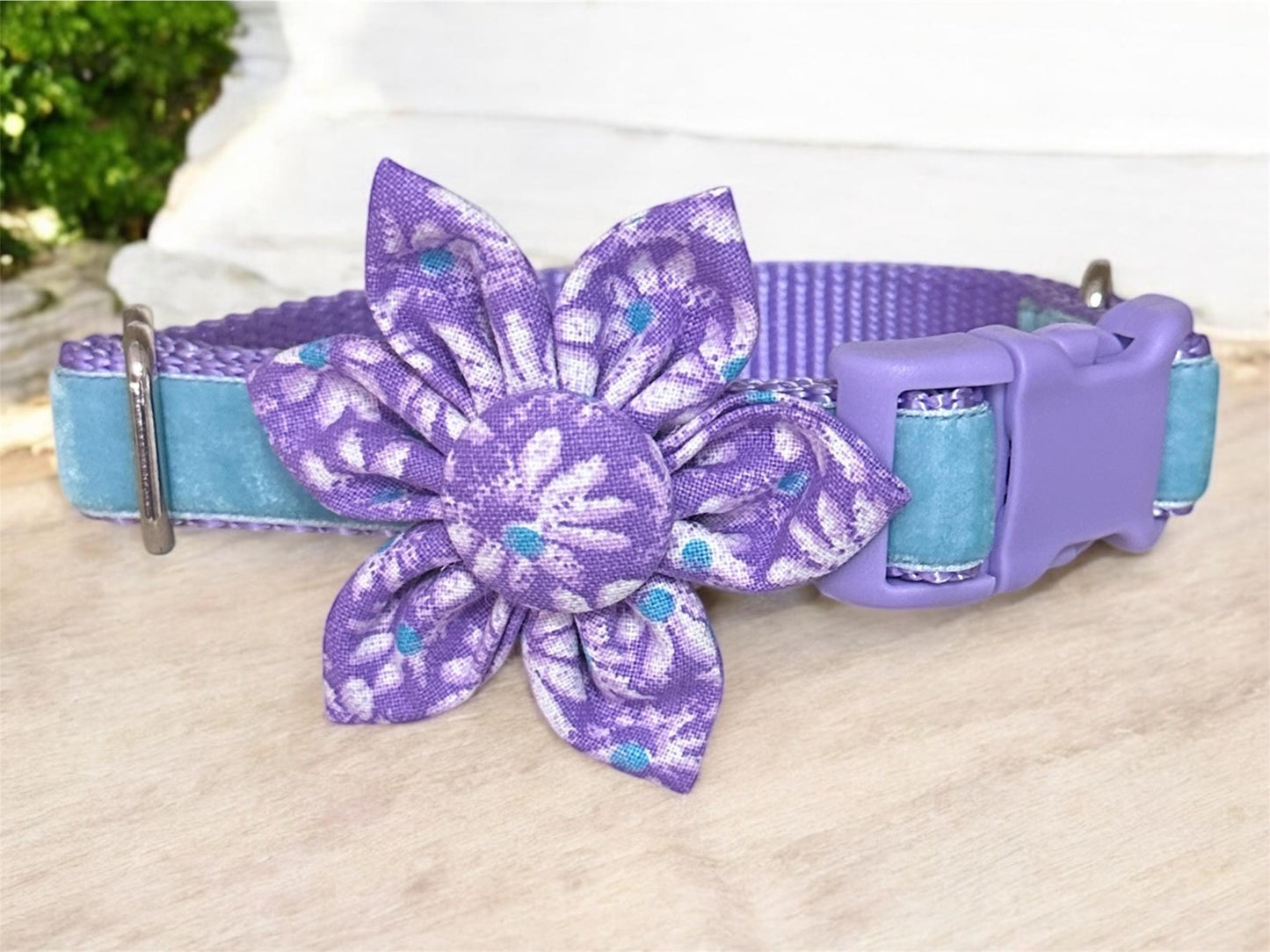 Handmade Attachable Flowers for dog collars - Winni&Me Woofwear