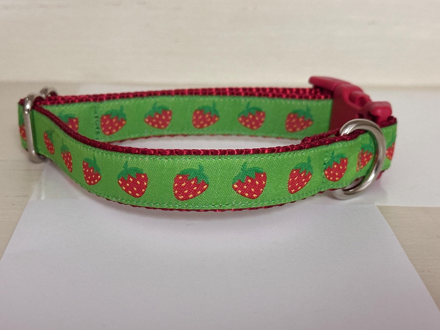 Strawberry Fields Forever Dog Collar - Winni&Me Woofwear