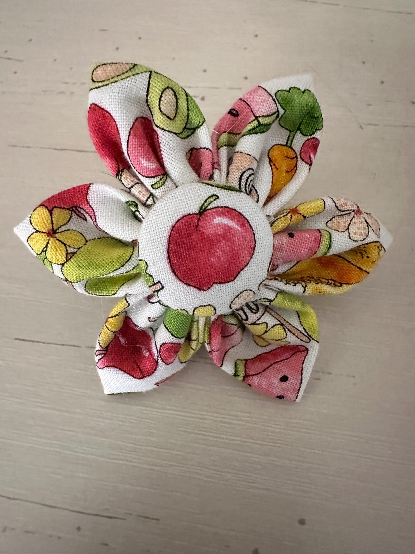Handmade Attachable Flowers for dog collars - Winni&Me Woofwear