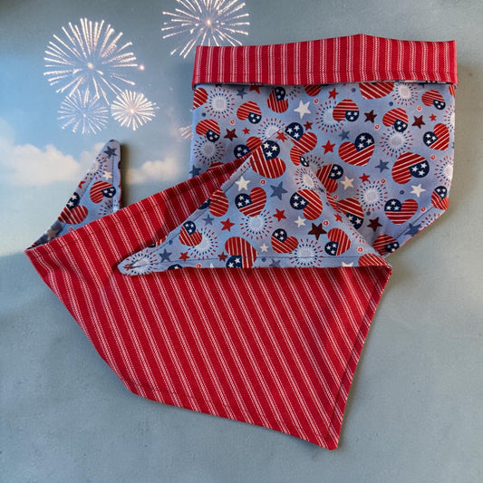 Patriotic Reversible Dog Bandana with personalization - Winni&Me Woofwear