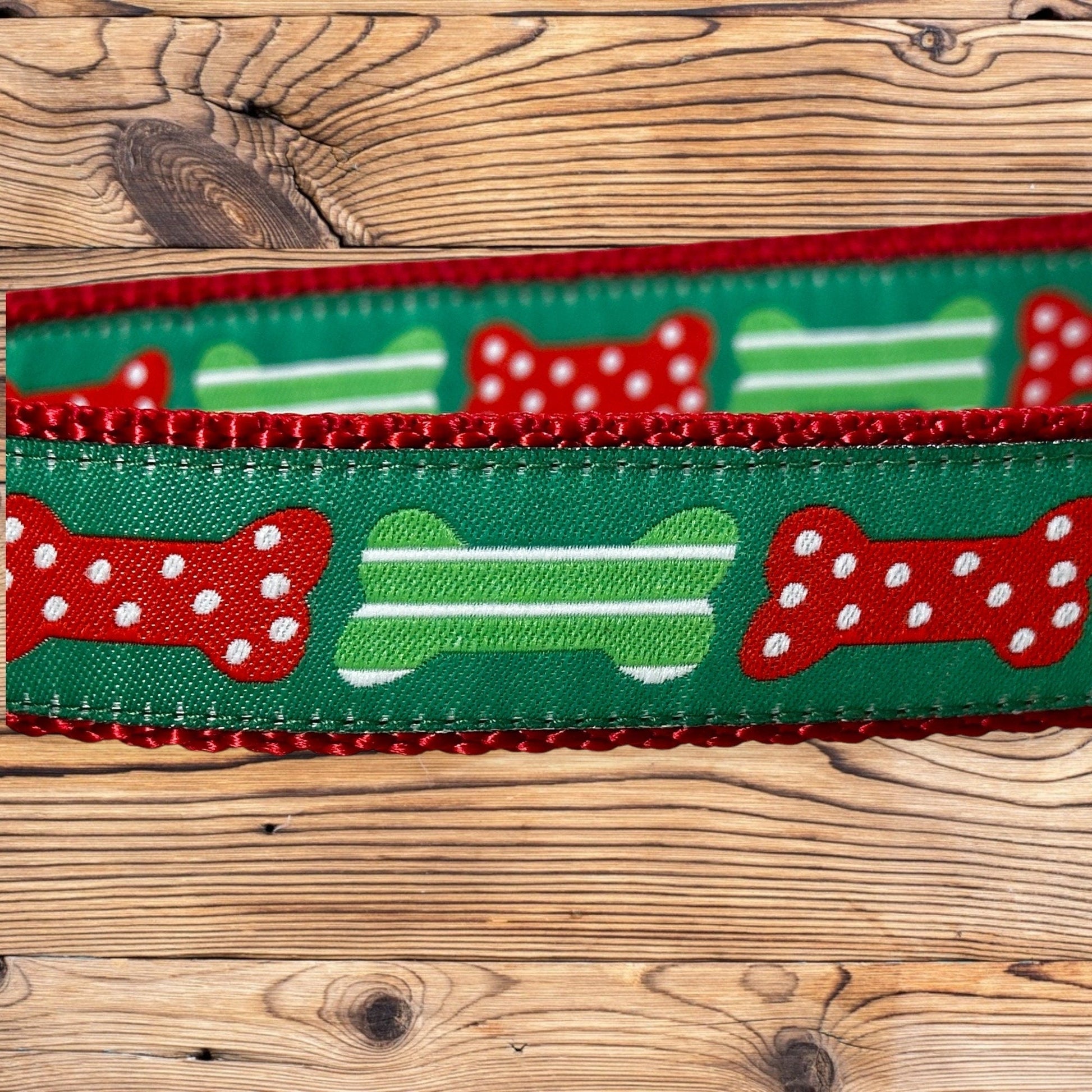 Christmas Doggy Bones Dog Collar - Winni&Me Woofwear