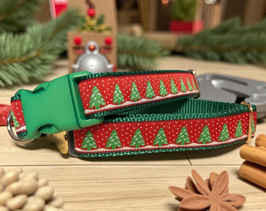Snowy Pines Dog Collar