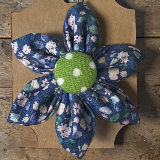 Spring Flowers/Attachable flowers for dog collar - Winni&Me Woofwear