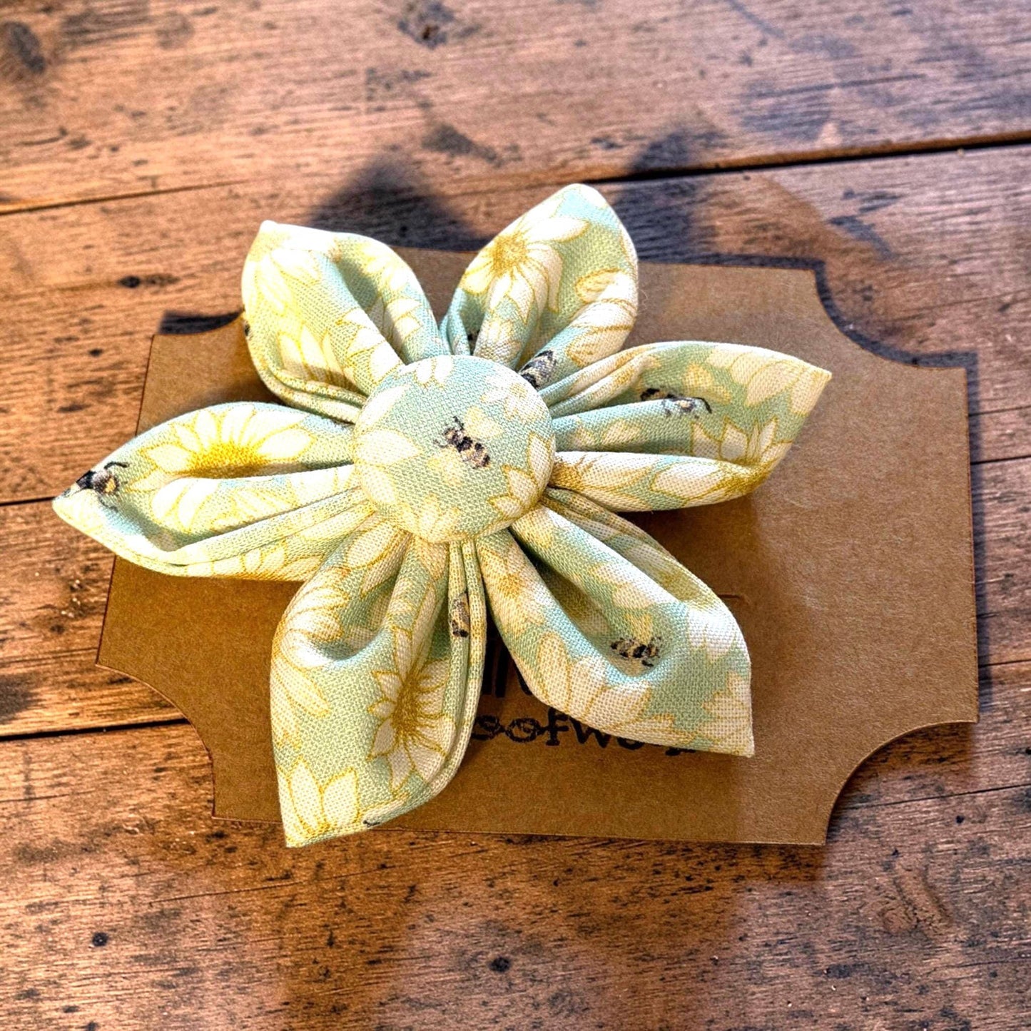 Spring Flowers/Attachable flowers for dog collar - Winni&Me Woofwear