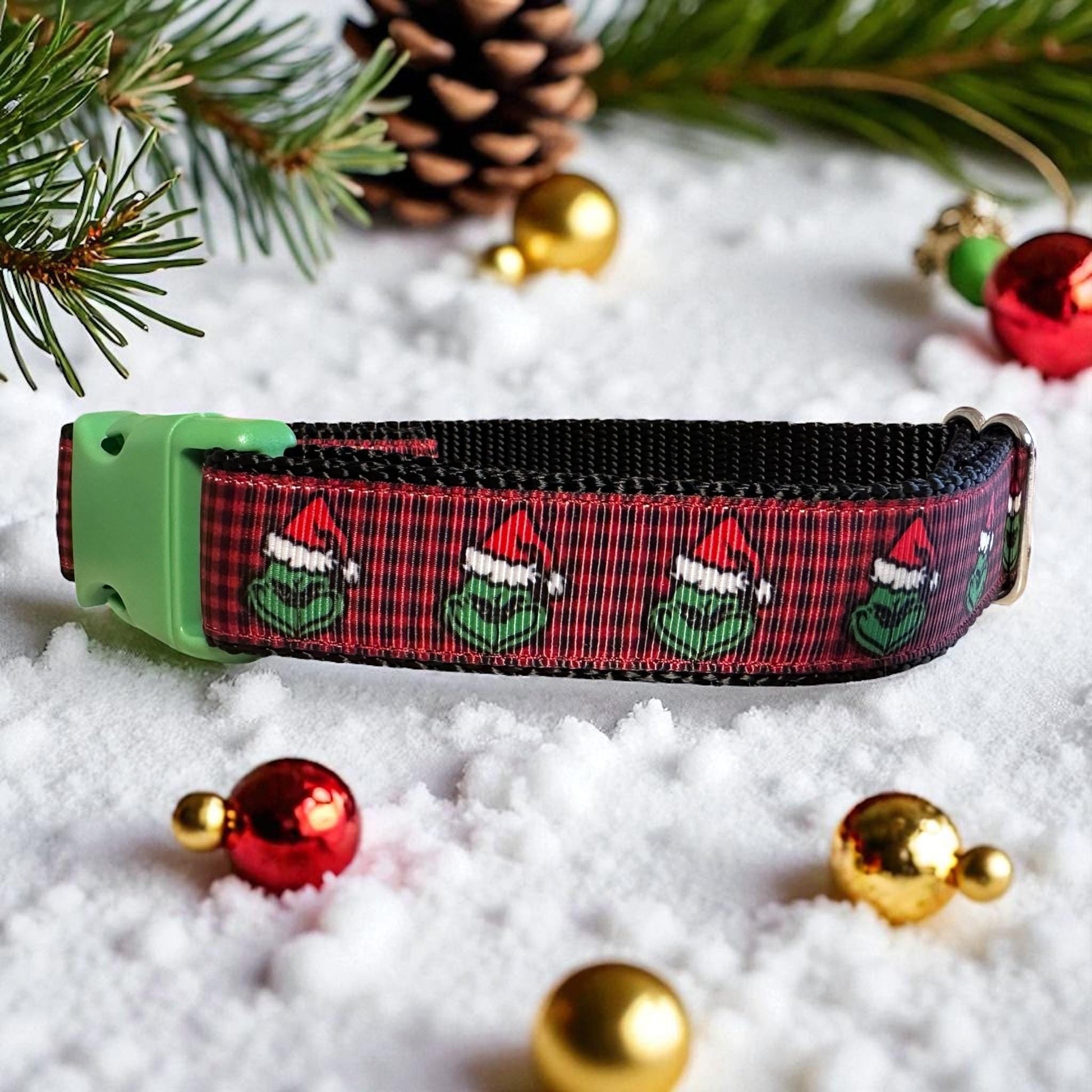 The Grinch Christmas Dog Collar - Dog Collars - Winni&Me Woofwear